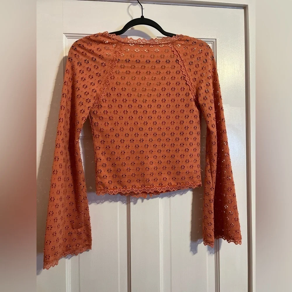 #157 FREE PEOPLE TERRACOTTA ROSE EYELET & LACE BUTTON UP TOP SIZE XS - Picture 2 of 4
